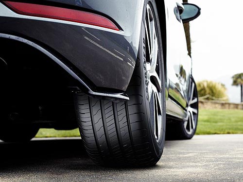 Goodyear_EfficientGrip_2_SUV_2