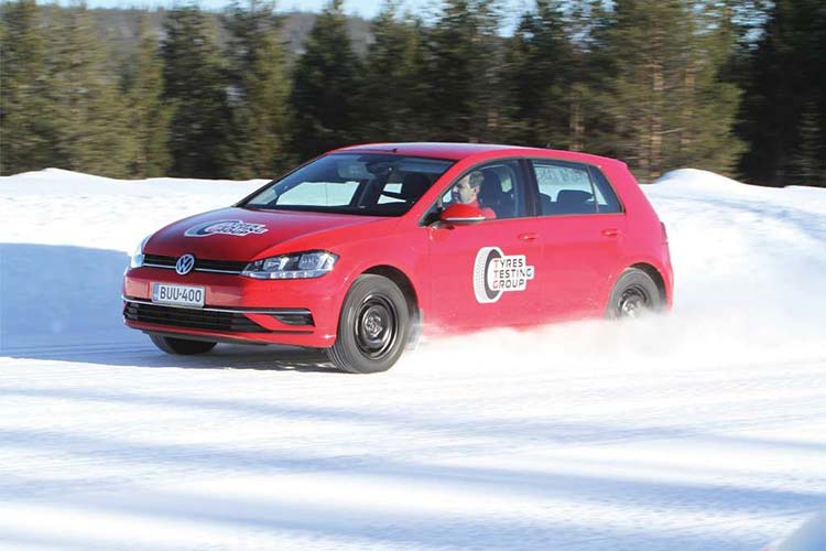 winter_test_205_55_r16_2019_auto_center_0