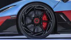 lamborghini-fenomeno-roadster.jpg